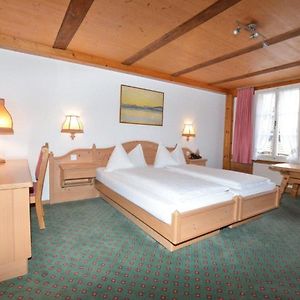 Standard Zimmer mit zwei Einzelbetten